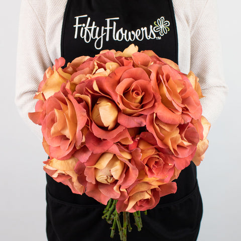 Peach Garden Rose Flower Bunch in Hand