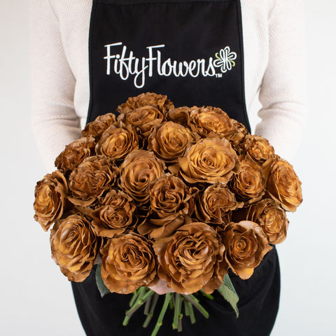 Caramel Machiatto Tinted Rose Flower Bunch in Hand