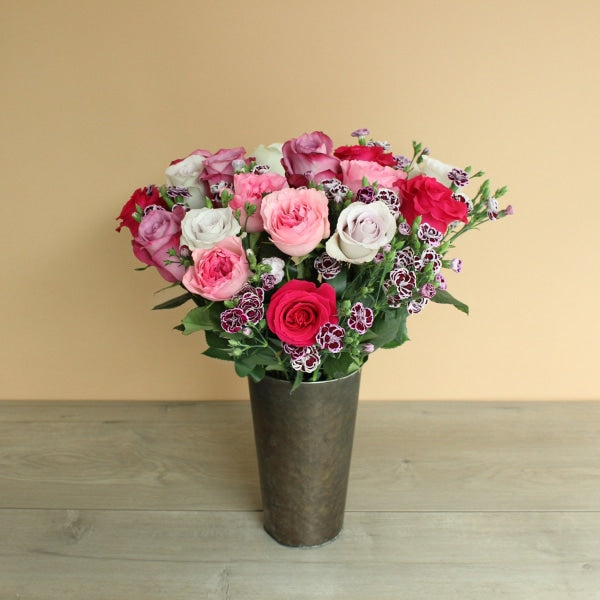 Love Is Alive Valentine Flower Bouquet Valentines Arrangements
