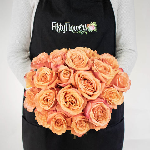 Taxo Orange Wholesale Rose Bunch In a Hand